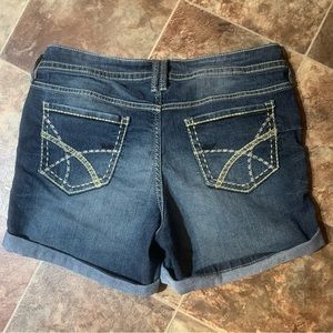 ⚡️host pick⚡️Cuffed fancy pocket denim shorts stretchy